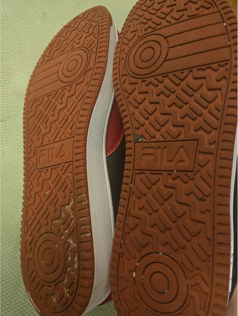 FILA Men's Original Fitness Sneakers Red and Black Synthetic Leather Size 10.5M - Picture 4 of 7